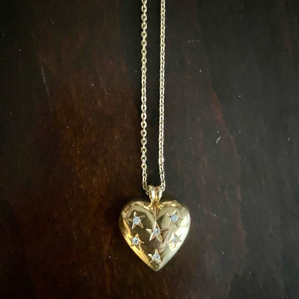 AVON Loving Heart Pendant with Simulated Diamonds in Stars Necklace Vintage 1990
